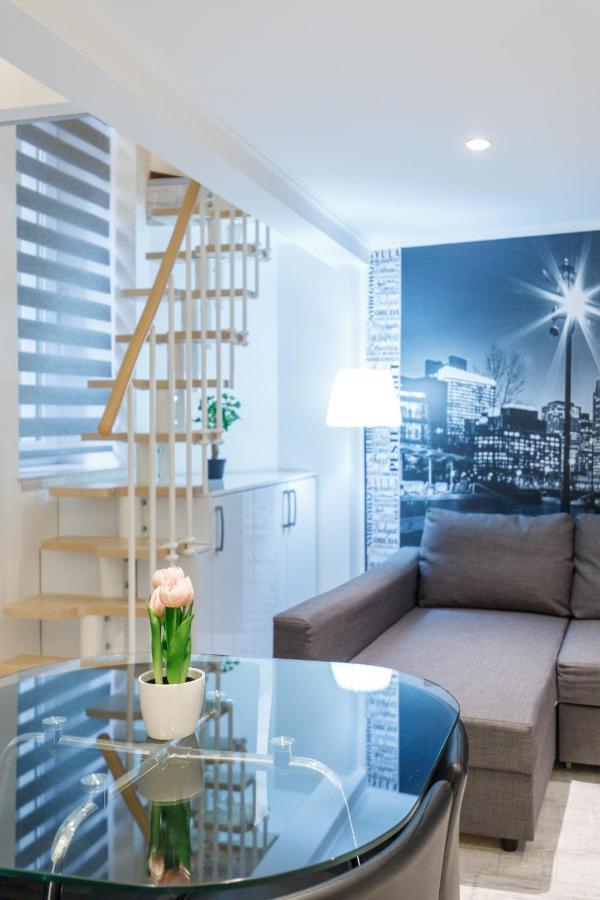 Sleek Minimalist Studio At Inner City Budapest Exterior foto